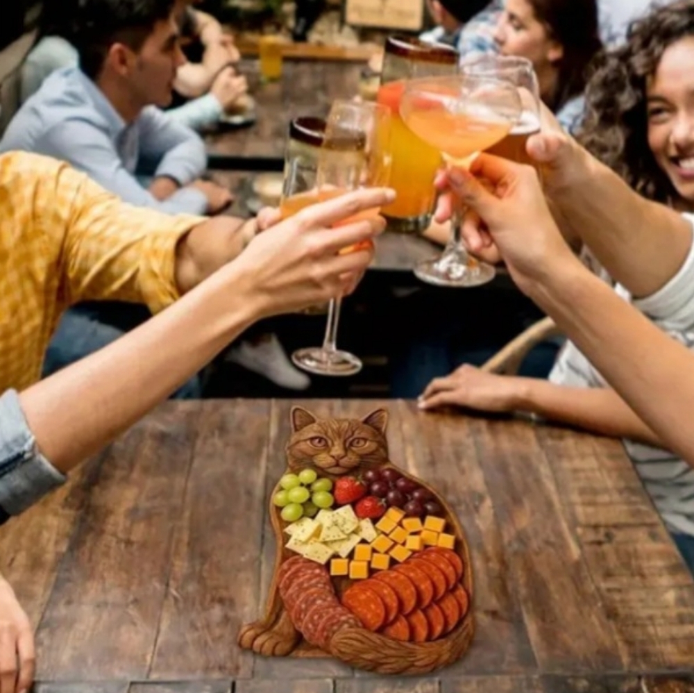 Wooden Cat-Shaped Charcuterie Board - Picture 3 of 4